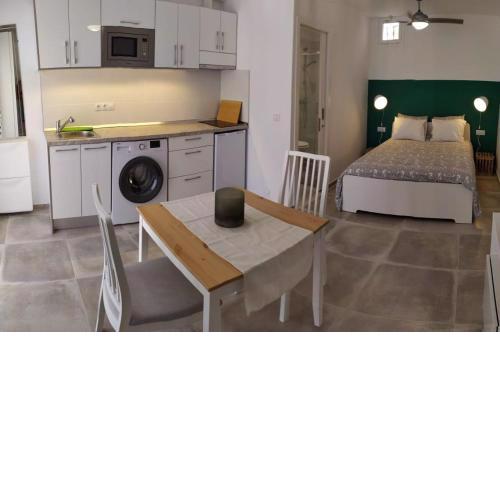 Cozy Studio Cristianos