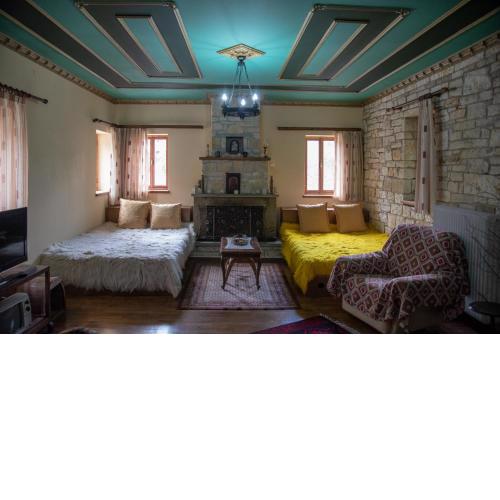 Cozy traditional house in Kato Pedina- To Petrino