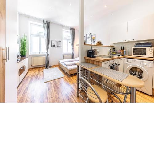 COZY + TRENDY by JR City Apartments