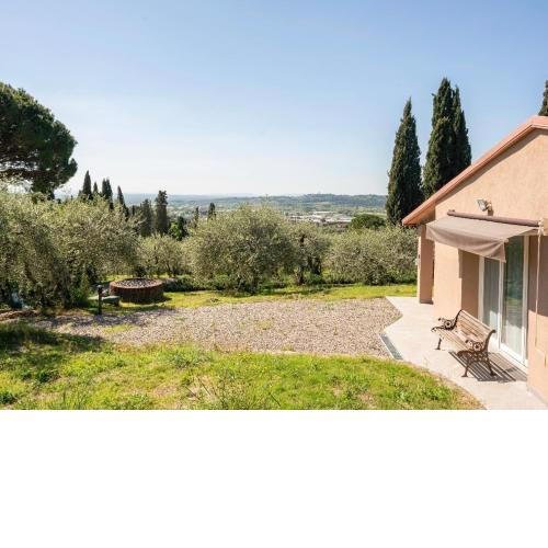 Cozy Tuscany apartment with view
