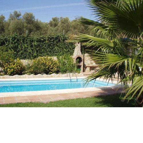 Cozy Villa in Villanueva de la Concepci n with Swimming Pool