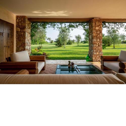 Creative Design House Golf & SPA