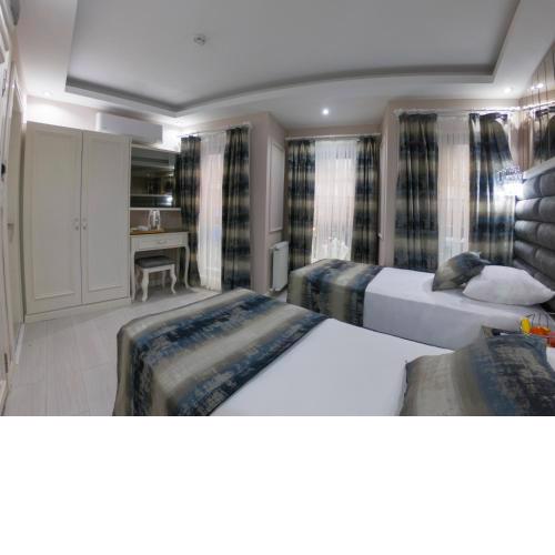 Crowned Hotel