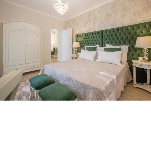 CRYS: Apartments, Holiday, Business, Verde