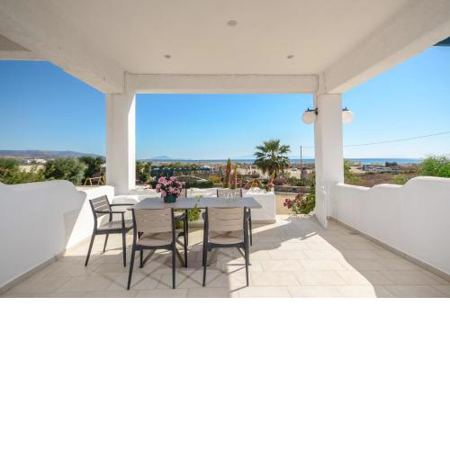 Crystal Naxos 2 Apartments at Mikri Vigla
