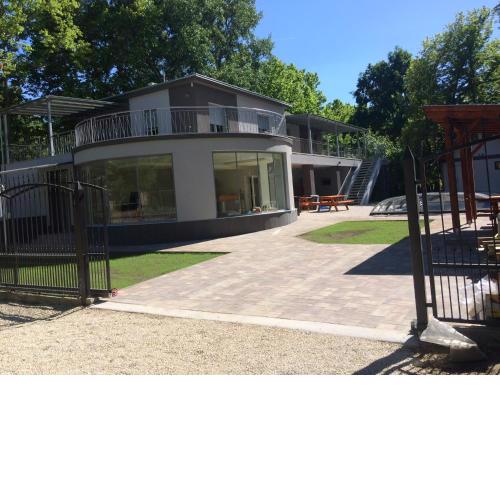 Családi Villa