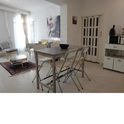 Cuatro Camino Apartment