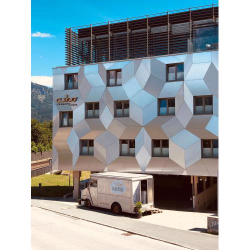 Cubo Sport & Art Hotel