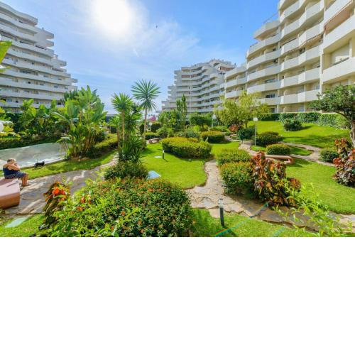 Cubo's Estudio 118 Benal Beach