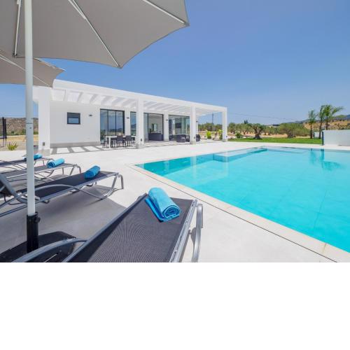 Cubo's Los Javieles Infinity View Pool
