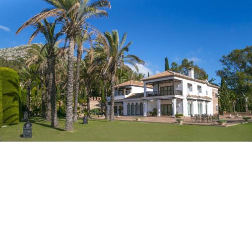 Cubo's Mountain Bayview Luxury Villa