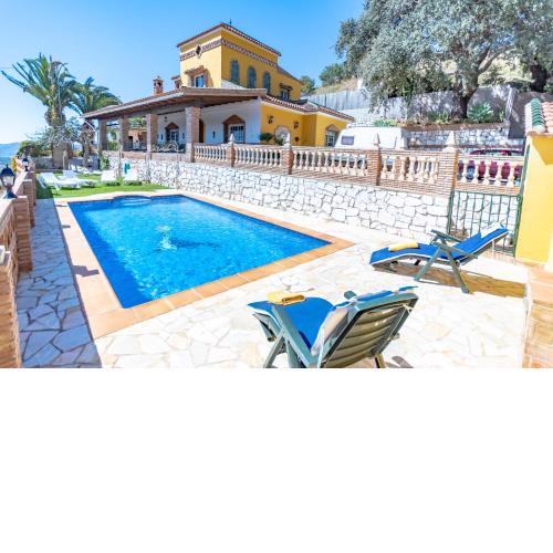Cubo's Villa Ana Valtocado