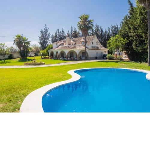 Cubo's Villa Garden