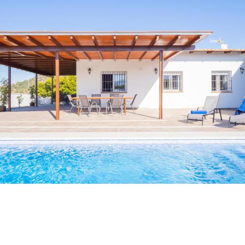Cubo's Villa Marifran
