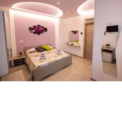 Cuneo Bed