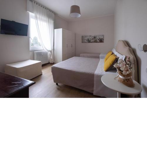 Cute & Cozy rooms train station