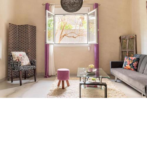 Cute full apt w/backyard in Paleo Faliro