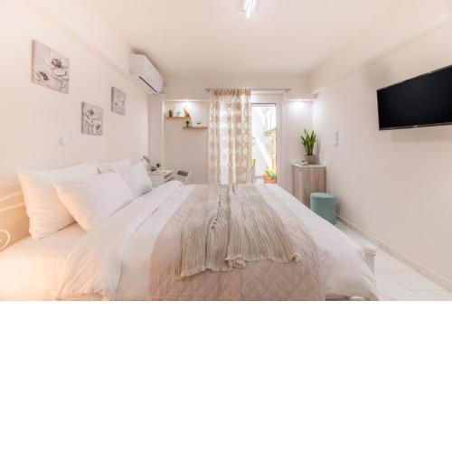 Cute Love-nest with Patio in the Heart of Kolonaki