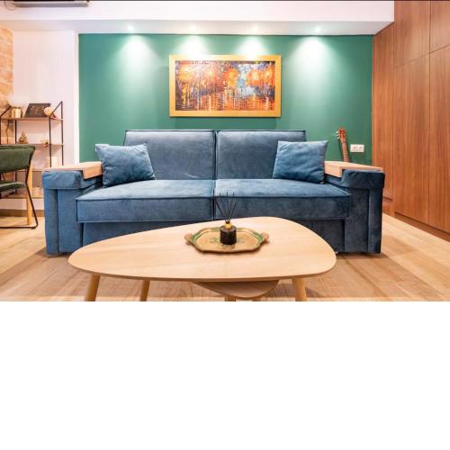 Cute tiny apartment in the heart of Flisvos