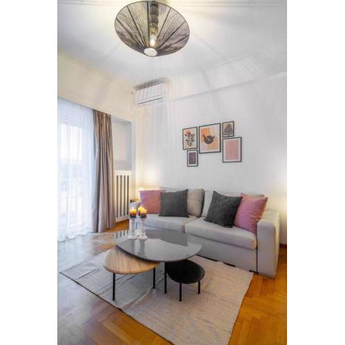 Cutie - elegant and peaceful Pagrati apartment