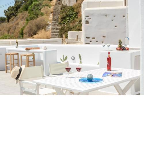 Cycladic Breeze