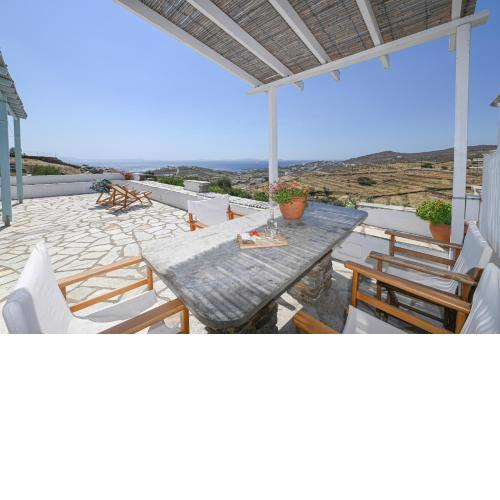Cycladic cottage with amazing view