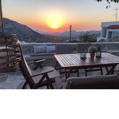 Cycladic Luxury Maisonette