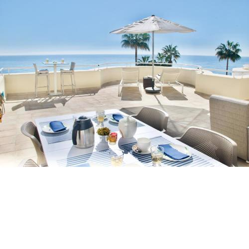 D12 Espectacular y moderno apartamento en primera línea - Estepona - Sinfonia del Mar