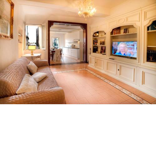 Dama charming apartment 100m from Piazza del Campo