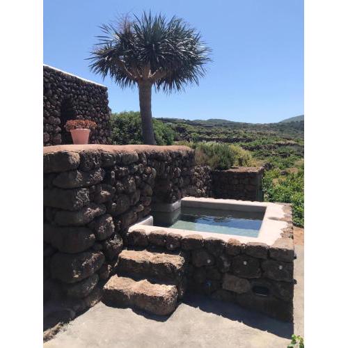 Dammusi IL SERRALH -Pantelleria-