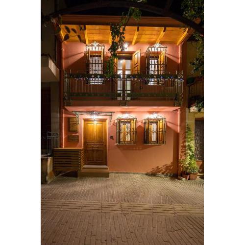 DandyVillas-Colorful Boutique House-in Old Town-Cozy-Compact
