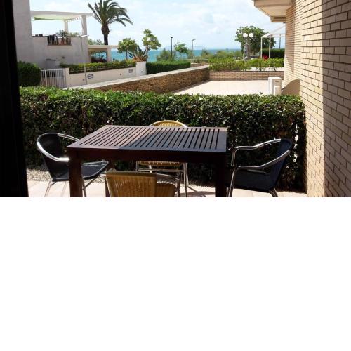 DAVANT MAR - Apartamento con terraza a pie de playa