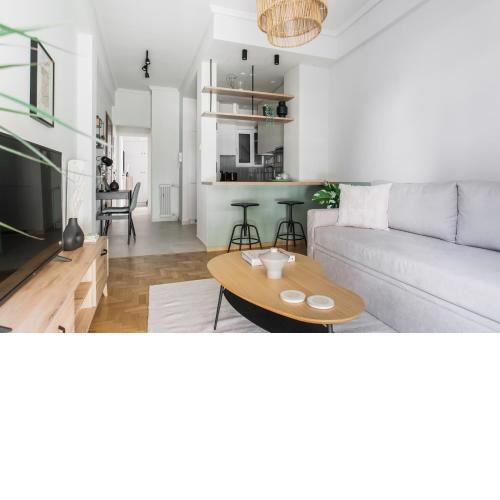 Dazzling 1BR Apartment in Koukaki by UPSTREET