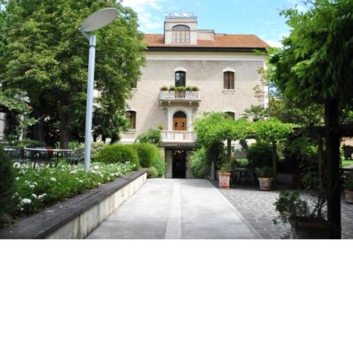 Deco Hotel