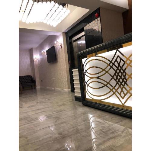 DEDEHAN SUIT HOME