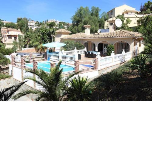 Delightful 5 Bed Villa in Fuengirola costa del sol