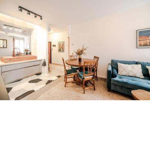 Delightful Apartment at 5 mins from Rialto Bridge