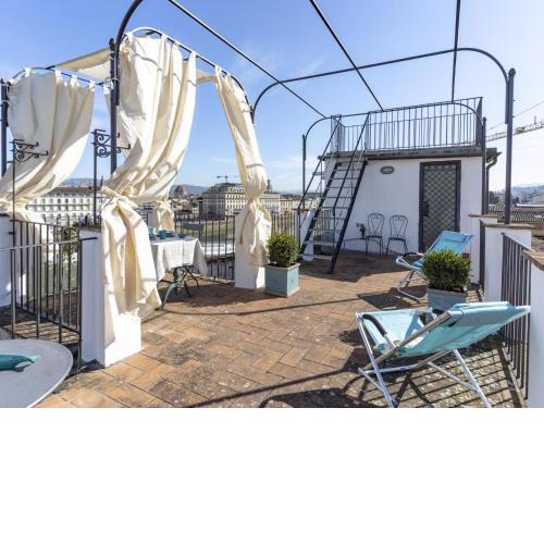 Delightful Apartment in San Frediano with Balcony