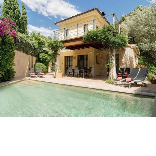 Delightful Cala San Vicente Villa Raconet 3 Bedrooms Ping Pong Short Walk to Beach