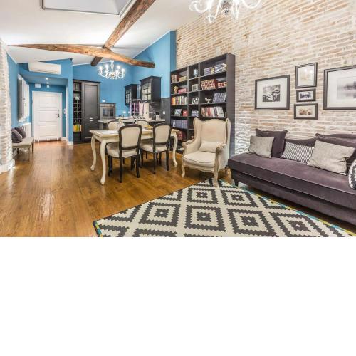 Delightful Carbonesi || The Place Bo Apartments