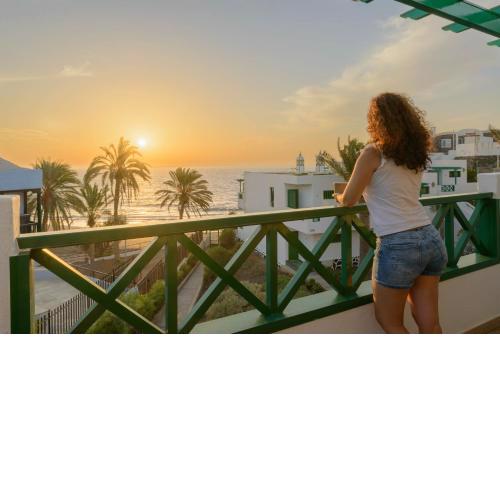 Delightful front beach apartment. Sunrise views!