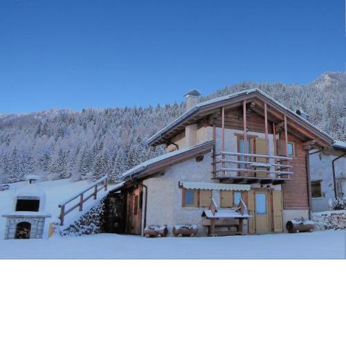 Delightful hut with spectacular views of the Pale di San Martino