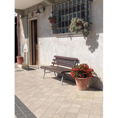 Delizioso appartamento in villa tra mare e città