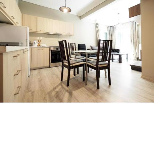 Delmare MQUEEN Apartment
