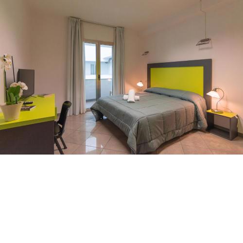 Delta Rooms