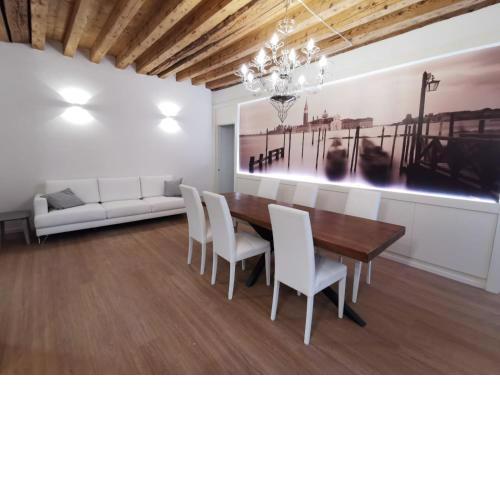 Deluxe 3 Bedrooom Flat in Rialto