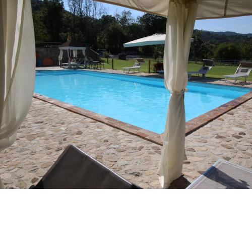 Deluxe Apartment in Todi with Swimming Pool