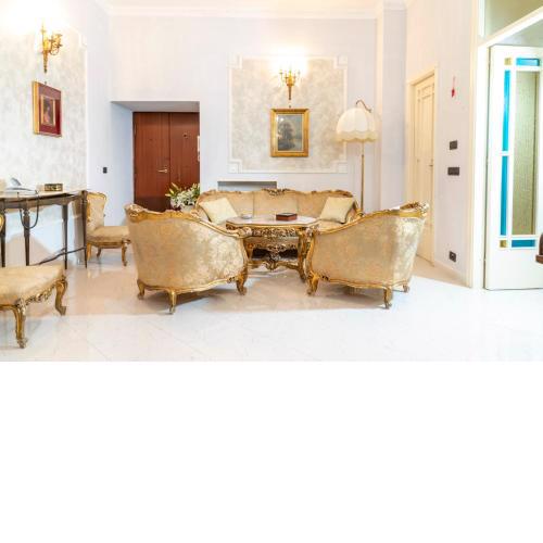 Deluxe apartment with garden in Vomero