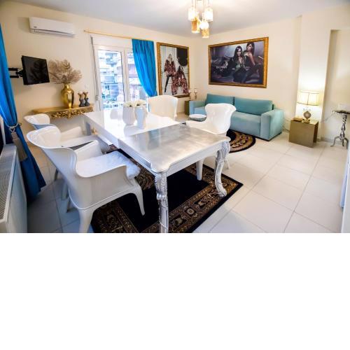 Deluxe Apartments