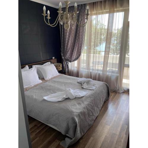 Deluxe Apartments Приморско